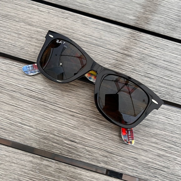 Ray-Ban Other - AUTHENTIC Ray-Ban Classic Wayfarer Sunglasses, Special Series Polarized - unisex